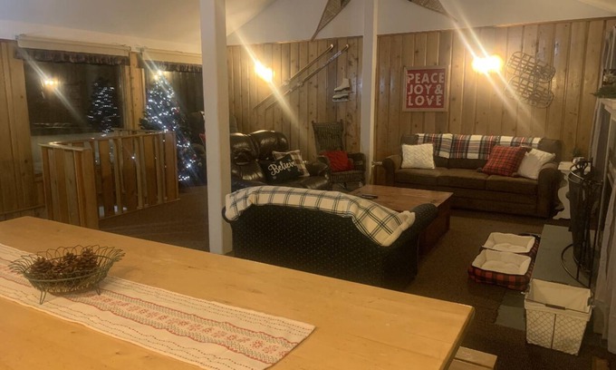 Snow Pine Estates Ski Chalet | Big White Chalet