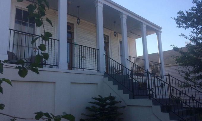 South 7th Ward House | Big White House