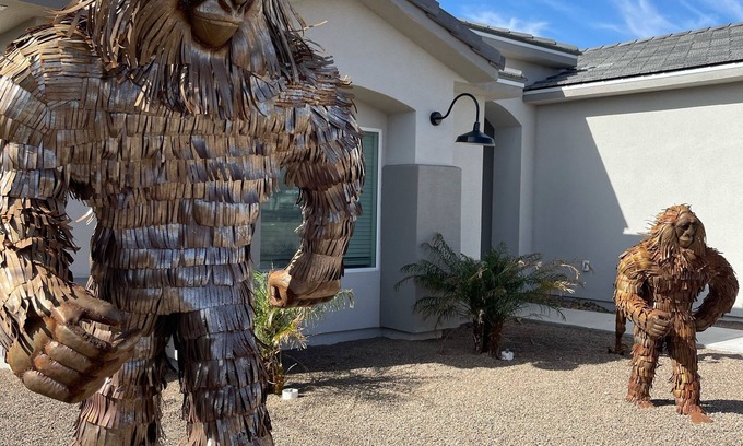 Bullhead City House | Bigfoot's Bungalow - Larger-than-Life Lake Escapes