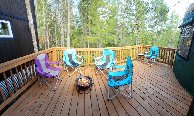 Hoodsport Cabin | Bigfoot's Hideaway! 2 bdrm Cabin & Yurt, Best Location/Lk Cushman, WiFi, Hot tub