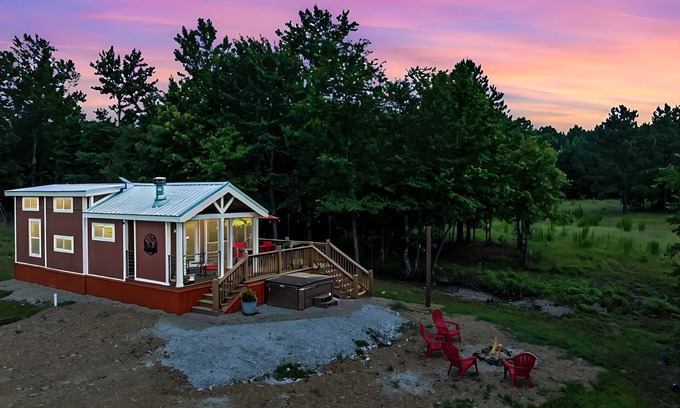 Broken Bow Cabin | Bigfoot's Hideout - Family Getaway w/Hot Tub