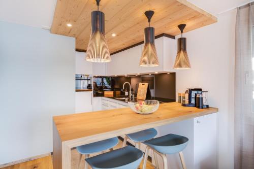 Leissigen Apartment | Bijou Lake Side Sauna - Panorama-Terrasse, Sauna und Seeblick