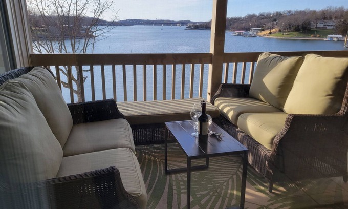 Osage Beach Condo | Bikefest Special! Waterfront walk-in 3 pools/5 STAR 3 BR/3 BTH Sleep/SLIP