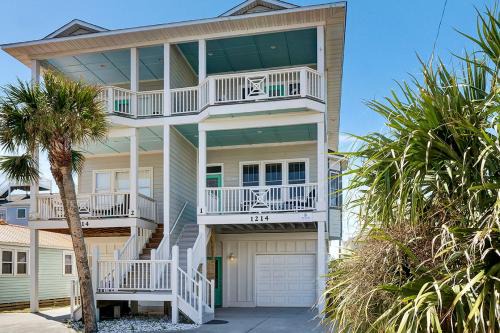 Wilmington Beach House | Bikinis & Martinis by Sea Scape Properties