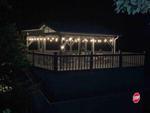 Clayton House | Bills Bungalow on Lake Burton with Top Dock and Patio