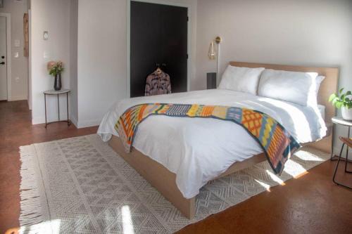 Center City Apartment | Billy Penn Studio with Outstanding Views, CONTACTLESS CHECK-IN