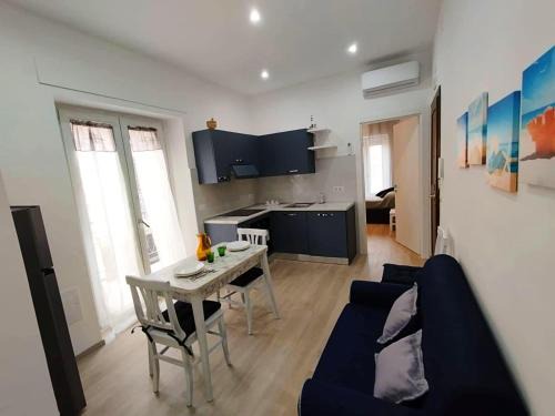 Minturno Apartment | Bilocale per 2 - Quadrilocale per 6 - Appartamenti Sebastiani centralissimi