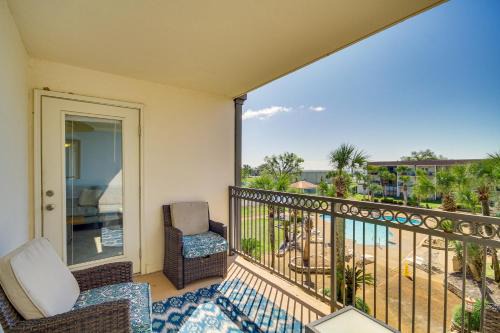 Biloxi Apartment | Biloxi Condo with Pool Access - Steps to Beach!