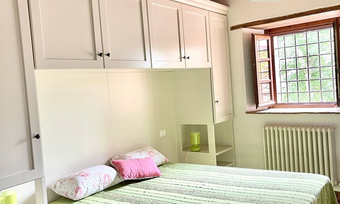 Vicopisano House | Bioocale in charming ancient Italian village in olive grove