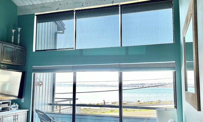 Birch Bay Condo | Birch Bay Beach Condo-Beautiful views with 2 patios!