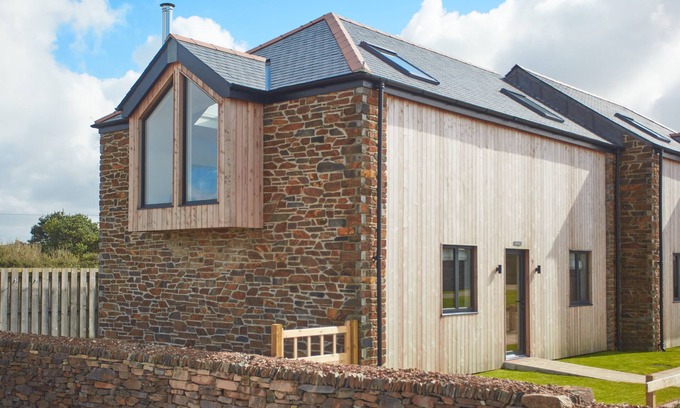 St. Agnes House | Birch House, situated just outside of the beautiful lively village of St Agnes and only 1.5 miles fr