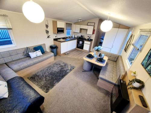 Isle of Thanet House | Birchington Vale - Etchingham Sleeps 6 Family Friendly, Pet Friendly