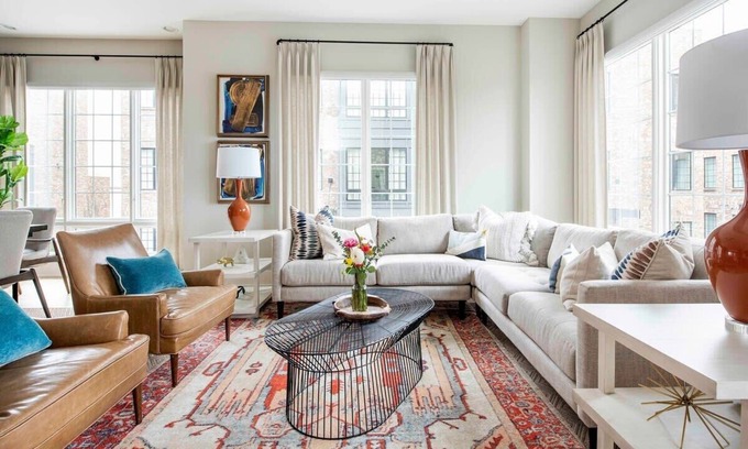 Castleberry Hill House | Bird's Eye View by Minty Living
