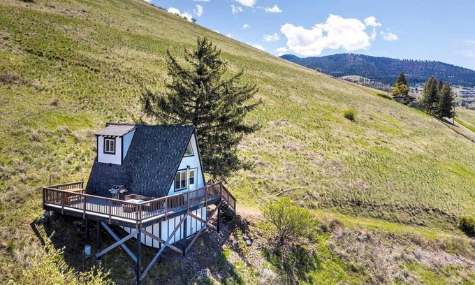 Missoula Apartment | Bird's Eye View is Worth the Hike
