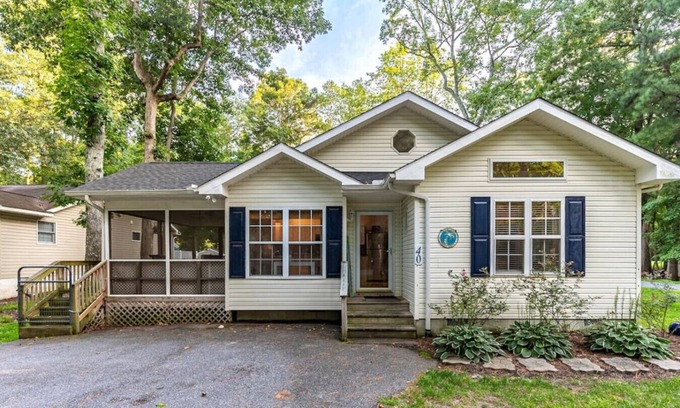 Ocean Pines House | Birdnest Beach Bungalow *Dog Friendly*