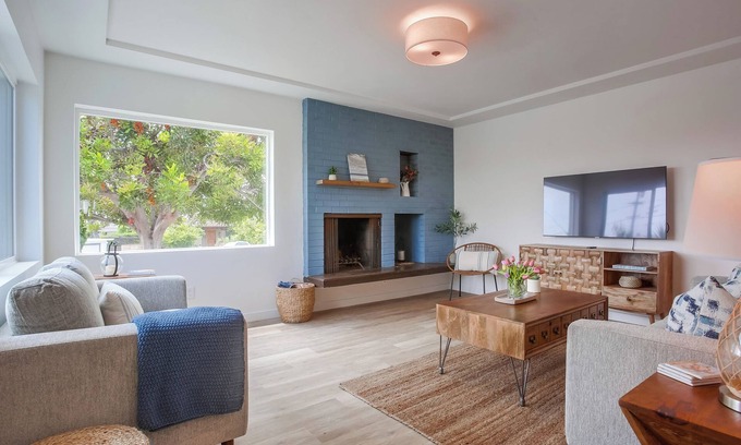 La Jolla Cottage | Birdrock Beach Cottage - New updated cottage with hot tub