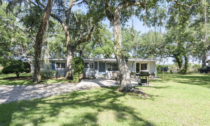 Freeport House | Birdsong Cottage, Freeport