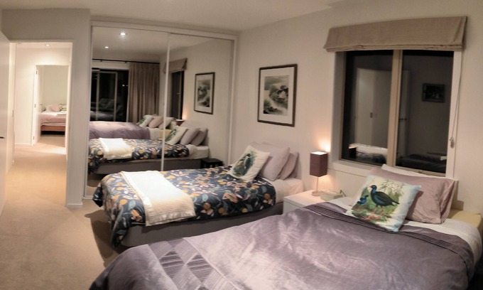 Browns Bay House | Birdsong hideaway 2-bedroom suite in Auckland