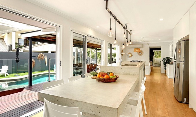 Sunrise Beach House | Birdsong - Tree Surroundings, Walk To Beach & Cafe
