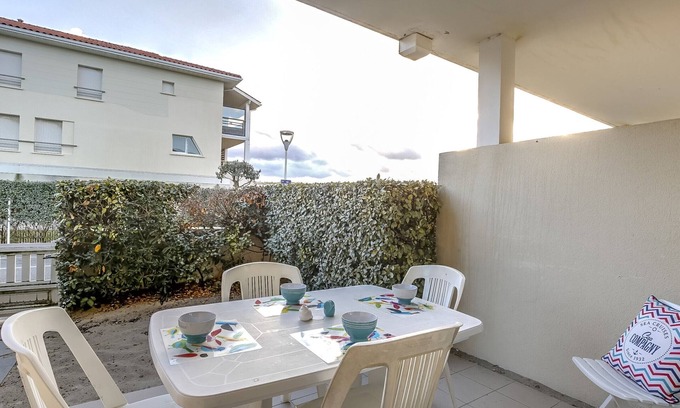 Biscarrosse Plage Apartment | Biscarrosse Beach Duplex for 6 with Garden, 50m from Ocean