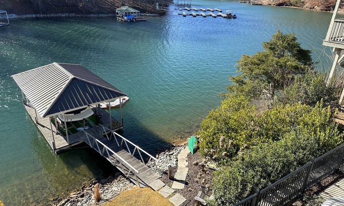 Seneca House | Bisquini Point at Lake Keowee