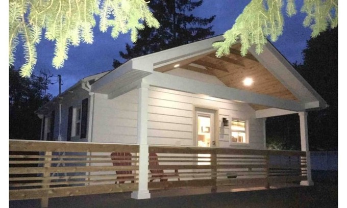 Brighton House | Bitty Brighton Bungalow - cozy home downtown.