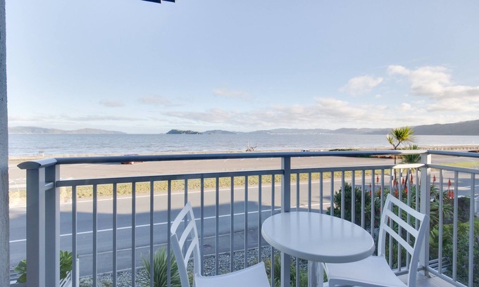 Petone Hotel | BKs Premier Motel Esplanade