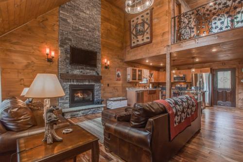 Chalet Village North House | Black Bear Cabin by Stony Brook Cabins