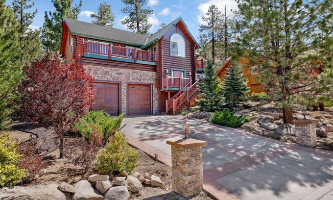 Castle Glen Estates House | Black Bear Castle | Luxe Log Cabin | Spa | Games