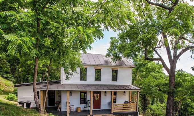 Bergton House | Black Bear Vista-3BR, Fast Wi-Fi