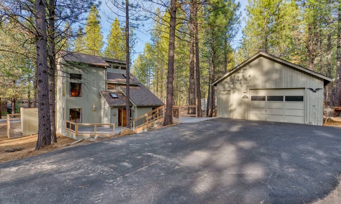 Black Butte Ranch House | Black Butte Ranch Glaze Meadow 085