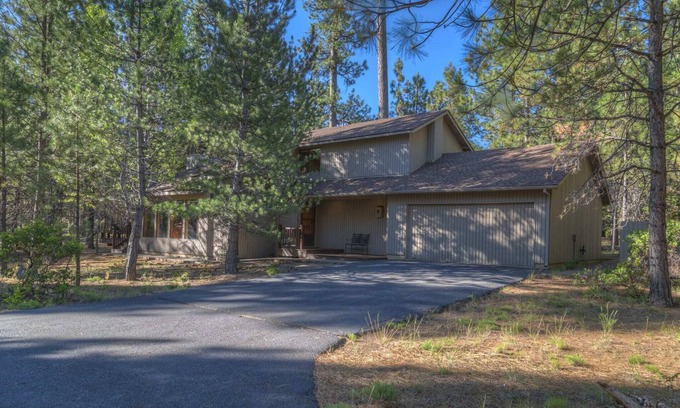 Black Butte Ranch House | Black Butte Ranch Glaze Meadow 399