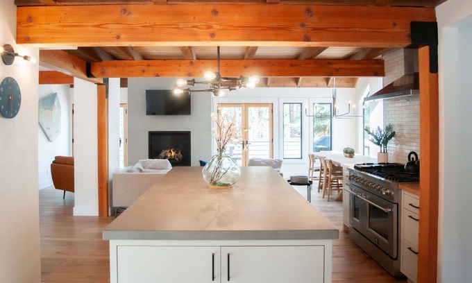 Black Butte Ranch House | Black Butte Ranch Spring Home 042