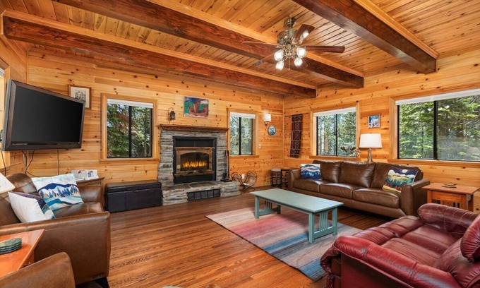 Big Creek Cabin | Black Diamond | Pet Friendly+Near China Peak!
