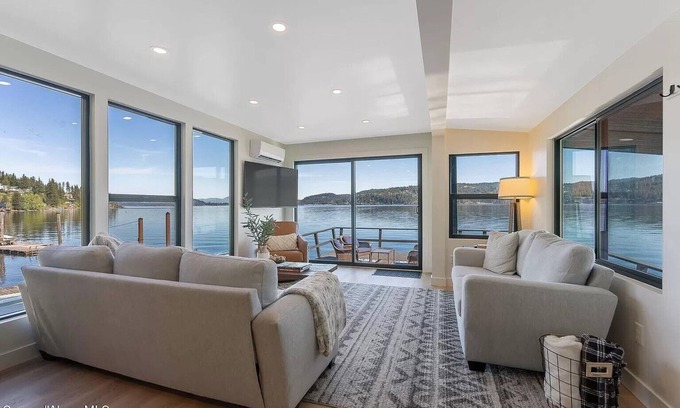 Coeur d'Alene House | Black Elk Lake House