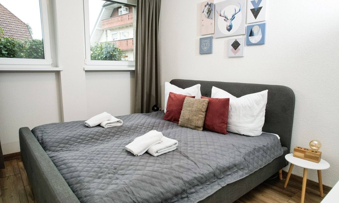 Hoechenschwand Apartment | Black Forest Plätzchen | terrace | parking lot