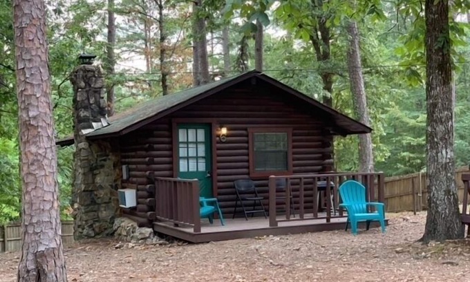 Broken Bow Cabin | Blackberry Bungalow 1 Room cabin, Sleeps 4 with Stocked fishing Pond.