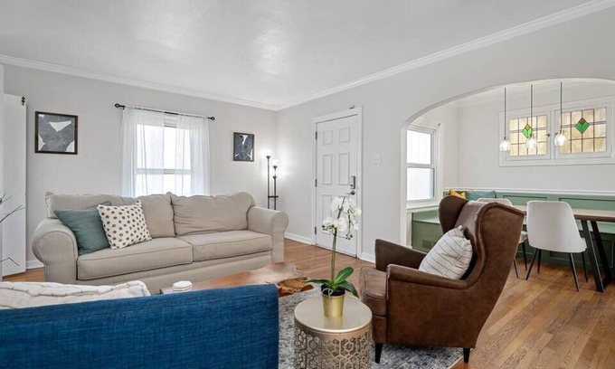 St. Louis House | Blair's Little Field House - Long Stays Welcome