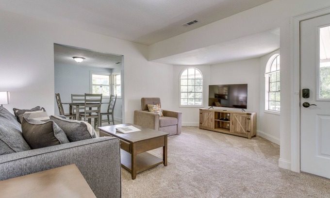 Blairsville House | Blairsville Beauty Near Hiking Trails & Vineyards!
