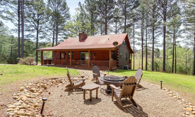 Blairsville Cabin | Blairsville ‘Cabin in the Pines’ 1 Mi to Lake