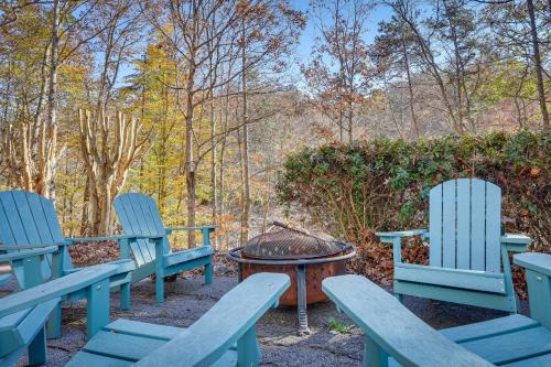 Blairsville House | Blairsville Cabin with Hot Tub on Nottely Lake!