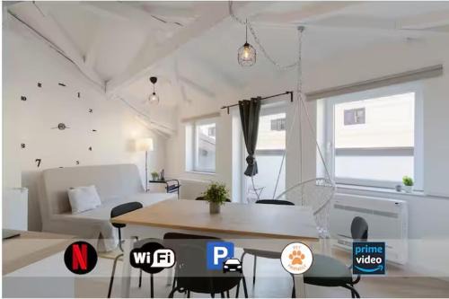 Barriera Vecchia-San Giacomo Apartment | Blake, attico centrale con parcheggio a Trieste