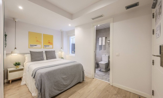 Gaztambide Bed & Breakfast | Blasco de Garay, double room with gym 117