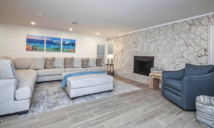 Sanibel House | Blind Pass G105 - 4 Bedroom/3 Bathroom. Sleeps 10!