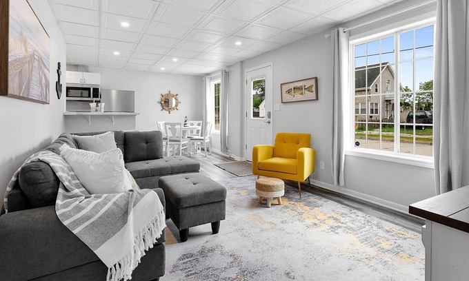 Two Rivers Apartment | Blissful Luxury Duplex Lower - 2 1/2 Blocks to the Beach