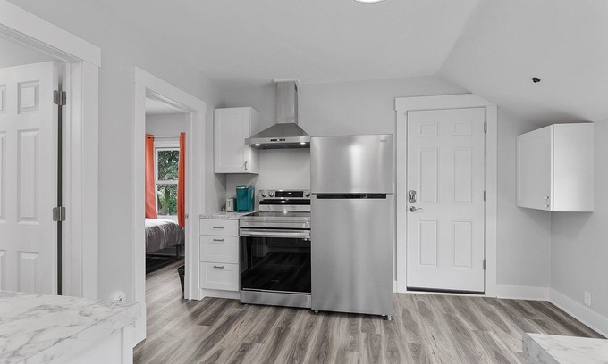 Two Rivers Apartment | Blissful Luxury Duplex Upper - 2 1/2 Blocks to the Beach