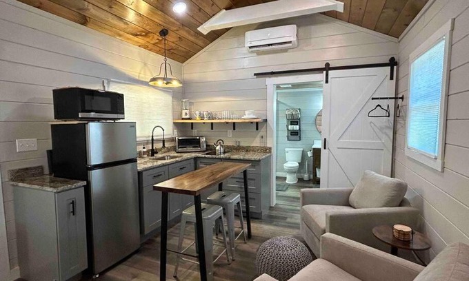 Bryson City House | Blissful Nook Tiny Home ~ Cozy Retreat w/Hot Tub; near Town and Deep Creek