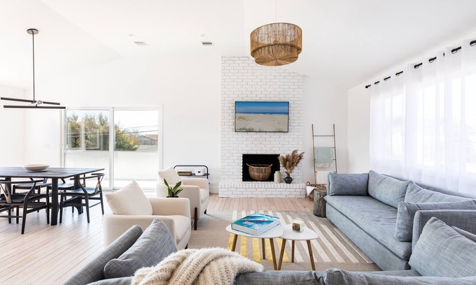 Montauk House | Block from Ditch Plains