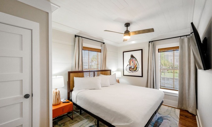 Historic Downtown Apalachicola Apartment | Block from the water, charming, newly renovated, steps to Battery Marina!