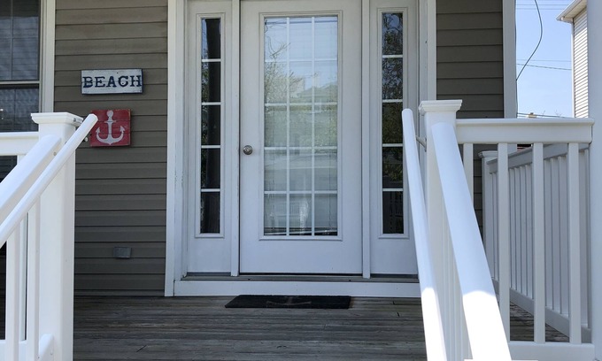 North End House | Block Party weekend NOW available.